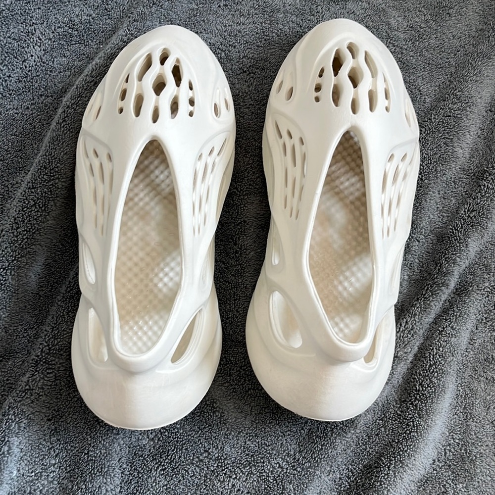 Adidas Yeezy foam runners